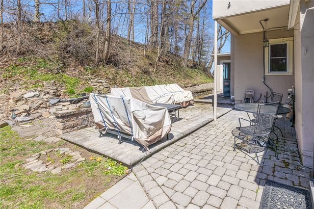 57 Lake Bluff Road, Irondequoit, NY 14622