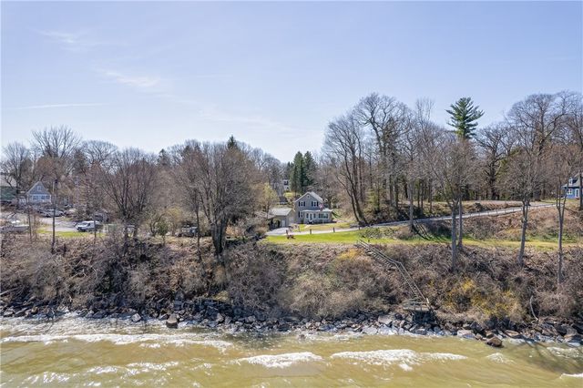 57 Lake Bluff Road, Irondequoit, NY 14622