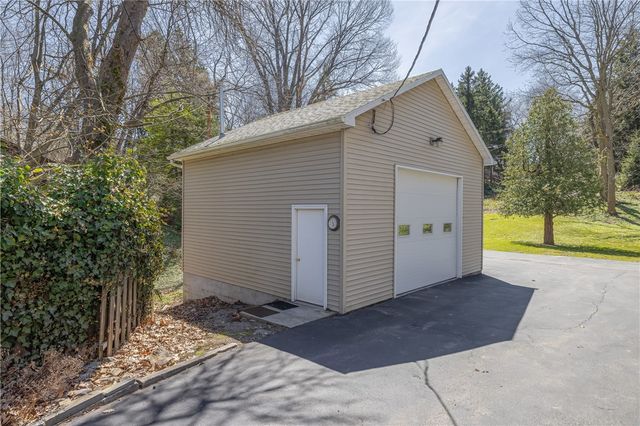 57 Lake Bluff Road, Irondequoit, NY 14622