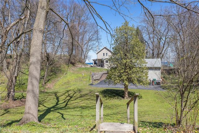 57 Lake Bluff Road, Irondequoit, NY 14622