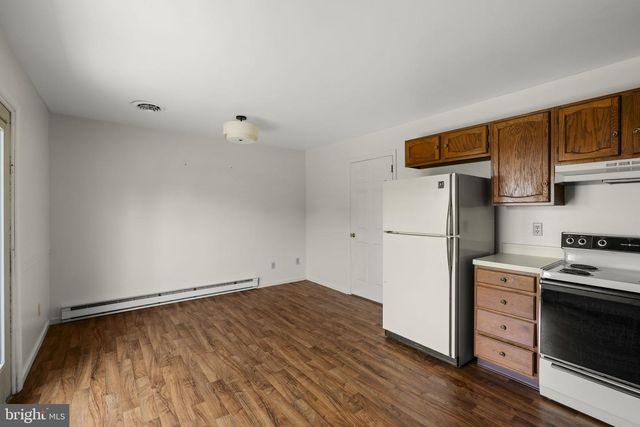 221 W HAMILTON AVE, Myerstown, PA 17067