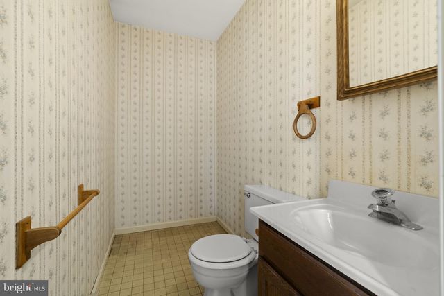221 W HAMILTON AVE, Myerstown, PA 17067