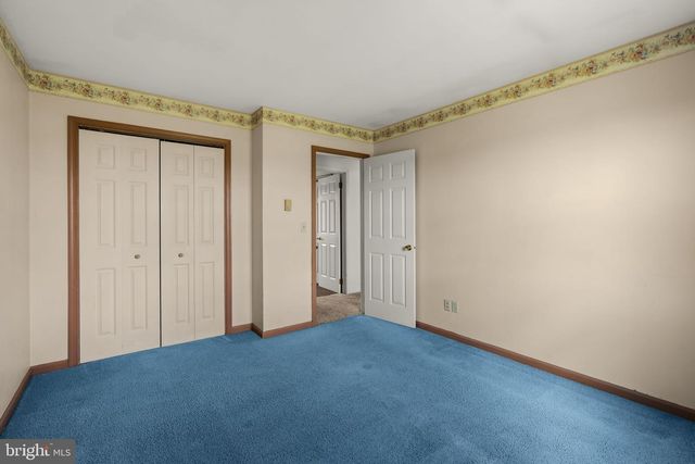 221 W HAMILTON AVE, Myerstown, PA 17067