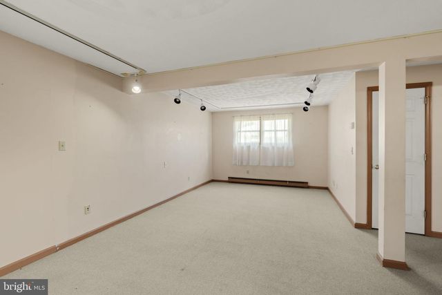 221 W HAMILTON AVE, Myerstown, PA 17067