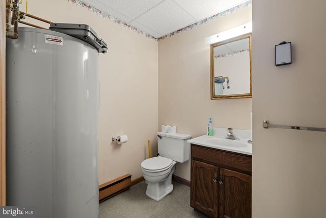 221 W HAMILTON AVE, Myerstown, PA 17067