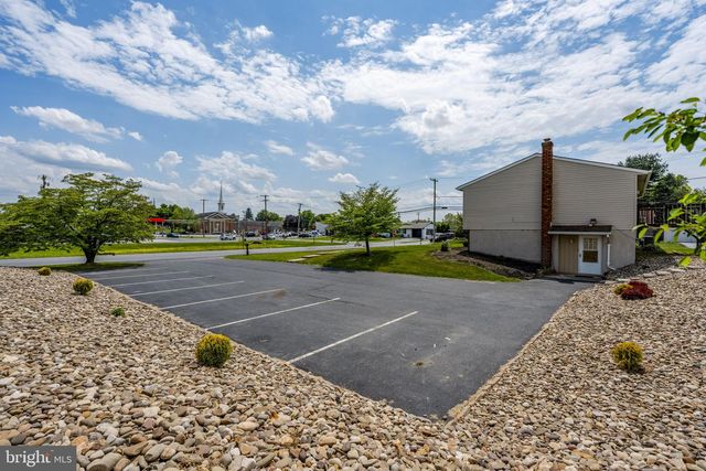 221 W HAMILTON AVE, Myerstown, PA 17067