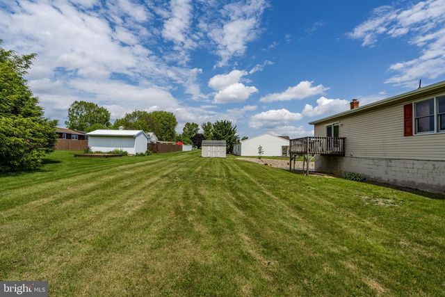 221 W HAMILTON AVE, Myerstown, PA 17067