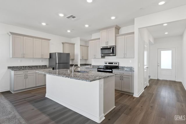 8013 Ita Palm Way, Bakersfield, CA 93313