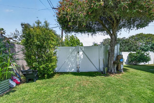 1010 W 19th, Costa Mesa, CA 92627