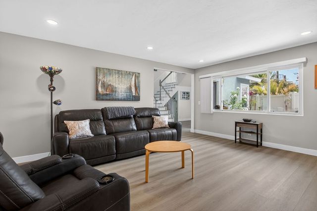 1010 W 19th, Costa Mesa, CA 92627