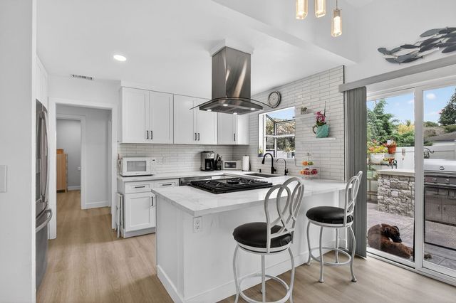 1010 W 19th, Costa Mesa, CA 92627