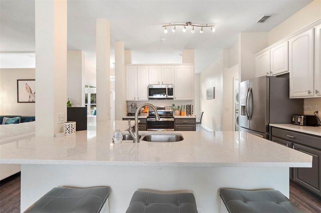 906 S LAKE LINDLEY DRIVE, Deland, FL 32724