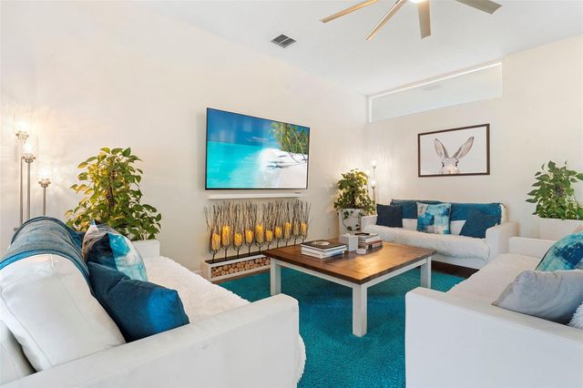 906 S LAKE LINDLEY DRIVE, Deland, FL 32724