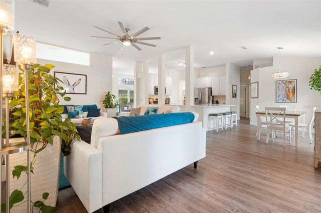 906 S LAKE LINDLEY DRIVE, Deland, FL 32724