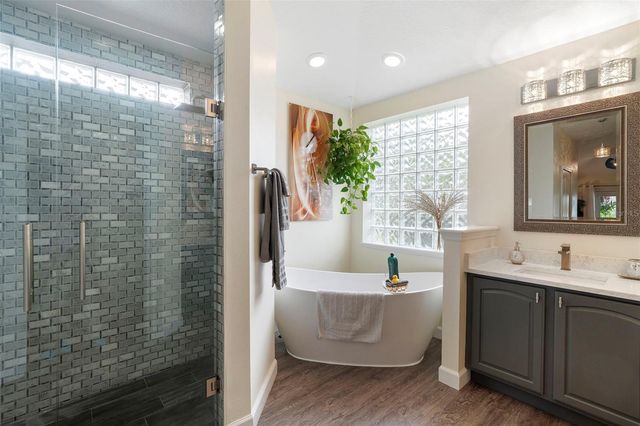 906 S LAKE LINDLEY DRIVE, Deland, FL 32724