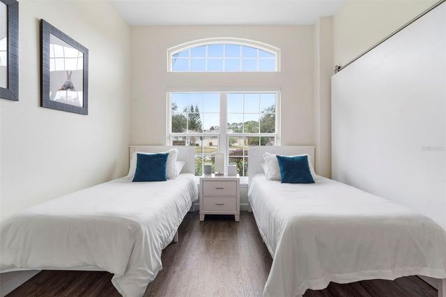 906 S LAKE LINDLEY DRIVE, Deland, FL 32724