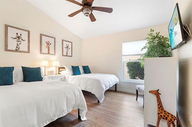 906 S LAKE LINDLEY DRIVE, Deland, FL 32724