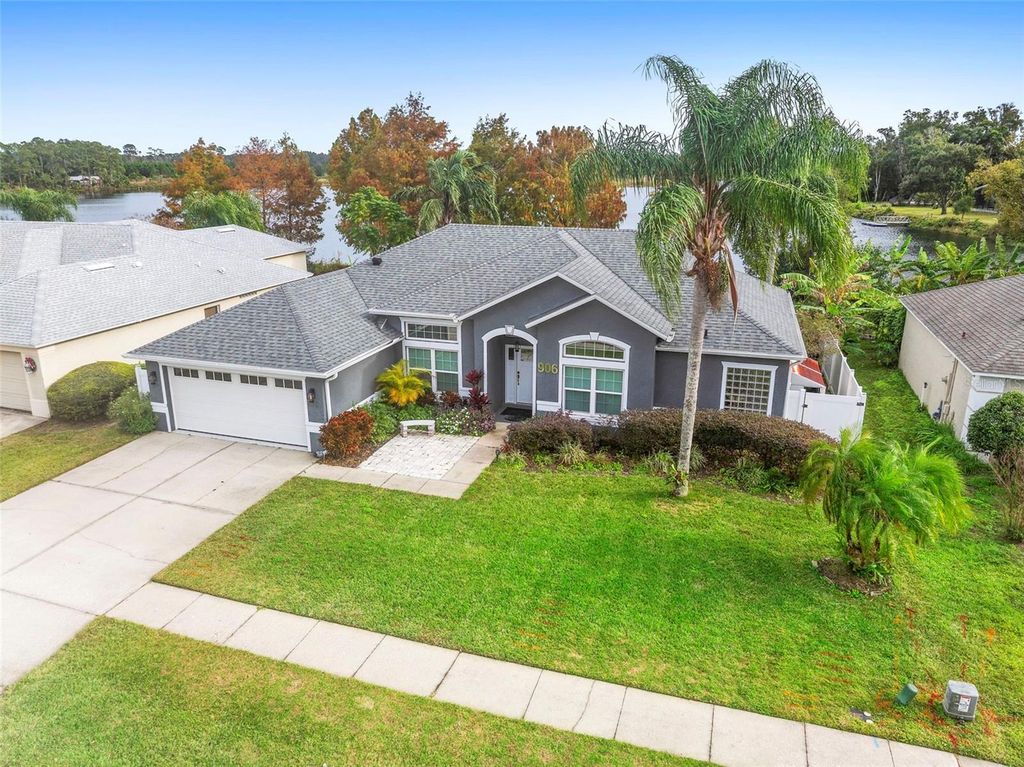 906 S LAKE LINDLEY DRIVE, Deland, FL 32724