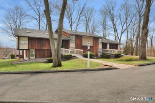 4-G Country Squire Drive 4G, Cromwell, CT 06416