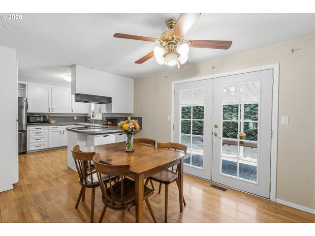 1127 PONDEROSA Ct, Springfield, OR 97477