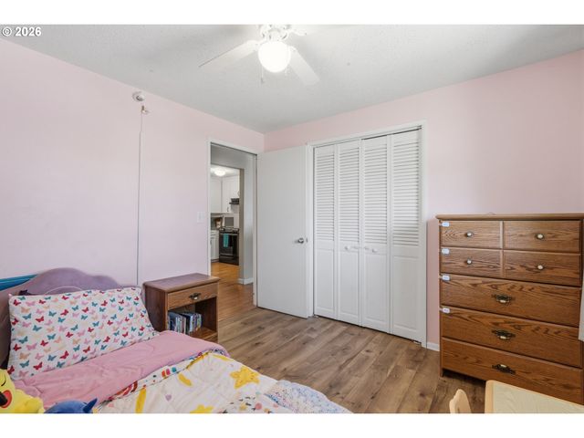 1127 PONDEROSA Ct, Springfield, OR 97477