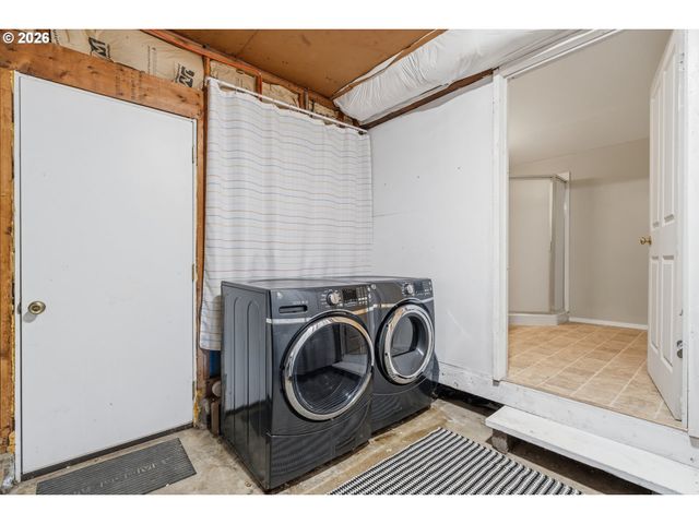 1127 PONDEROSA Ct, Springfield, OR 97477