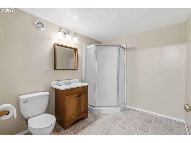1127 PONDEROSA Ct, Springfield, OR 97477