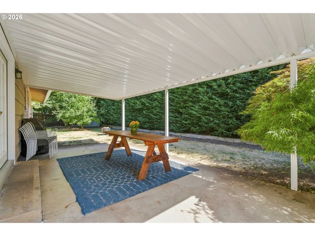 1127 PONDEROSA Ct, Springfield, OR 97477