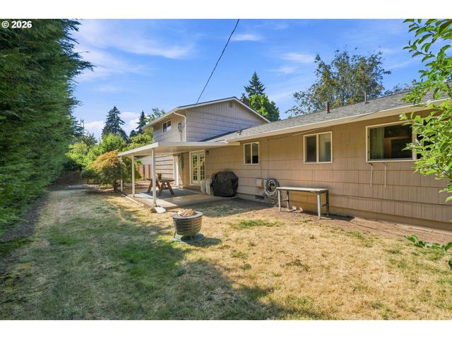 1127 PONDEROSA Ct, Springfield, OR 97477