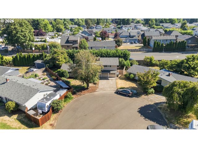 1127 PONDEROSA Ct, Springfield, OR 97477