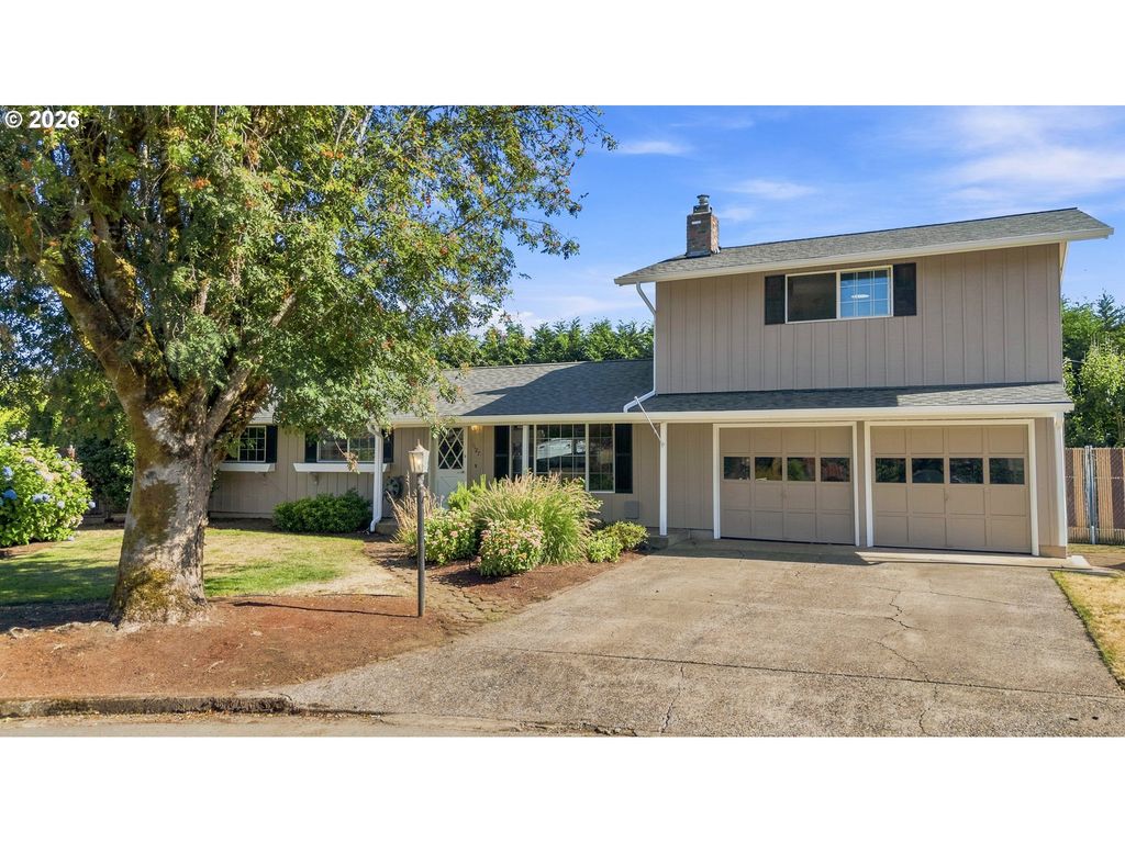 1127 PONDEROSA Ct, Springfield, OR 97477