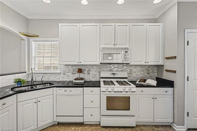 119 Riverwalk Lane, Jamestown, NC 27282