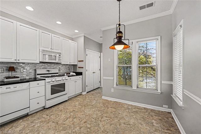 119 Riverwalk Lane, Jamestown, NC 27282