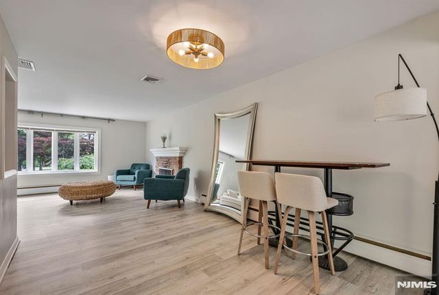 327 Hil Ray Avenue, Wyckoff, NJ 07481