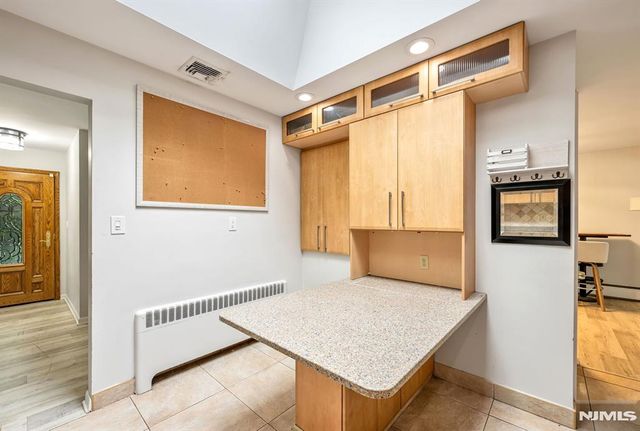 327 Hil Ray Avenue, Wyckoff, NJ 07481