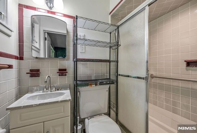 327 Hil Ray Avenue, Wyckoff, NJ 07481