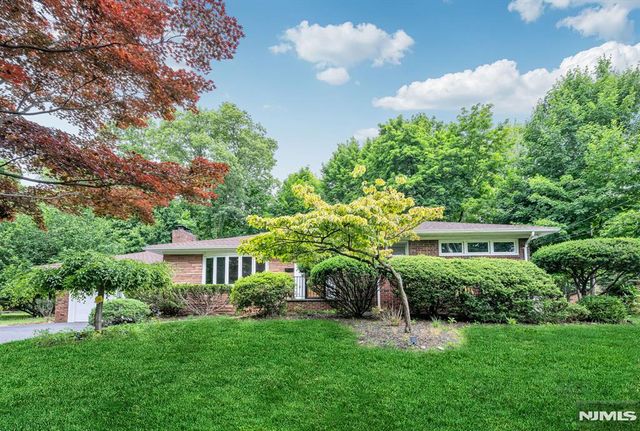 327 Hil Ray Avenue, Wyckoff, NJ 07481