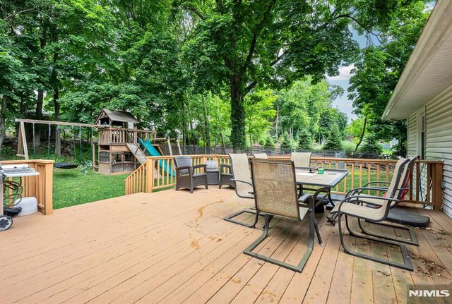 327 Hil Ray Avenue, Wyckoff, NJ 07481