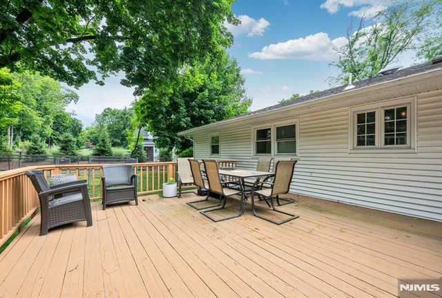 327 Hil Ray Avenue, Wyckoff, NJ 07481