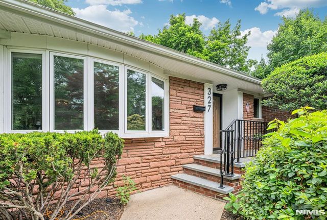 327 Hil Ray Avenue, Wyckoff, NJ 07481