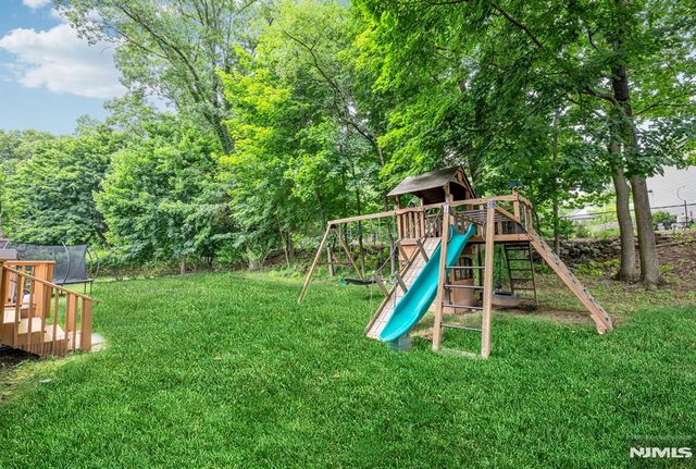 327 Hil Ray Avenue, Wyckoff, NJ 07481