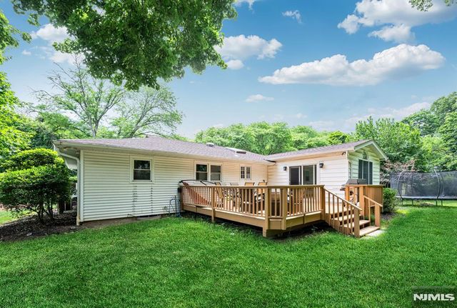 327 Hil Ray Avenue, Wyckoff, NJ 07481