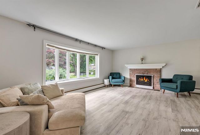 327 Hil Ray Avenue, Wyckoff, NJ 07481