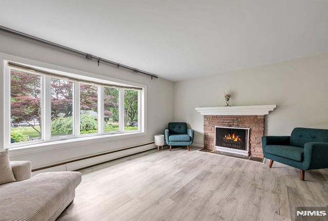 327 Hil Ray Avenue, Wyckoff, NJ 07481