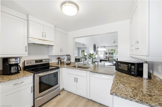 1476 Churchill CIR J203, Naples, FL 34116