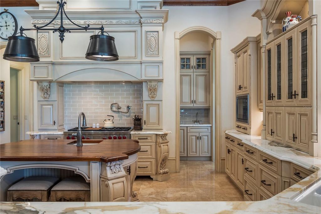 Image 26 of property listing at 9121 TIBET POINTE CIRCLE, Windermere, FL 34786