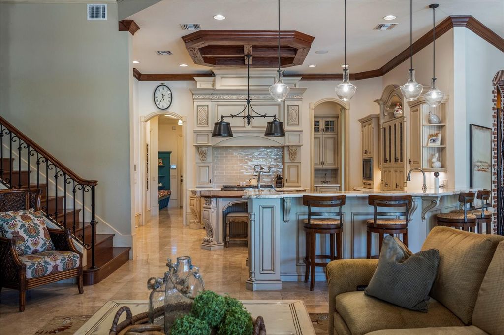 Image 28 of property listing at 9121 TIBET POINTE CIRCLE, Windermere, FL 34786