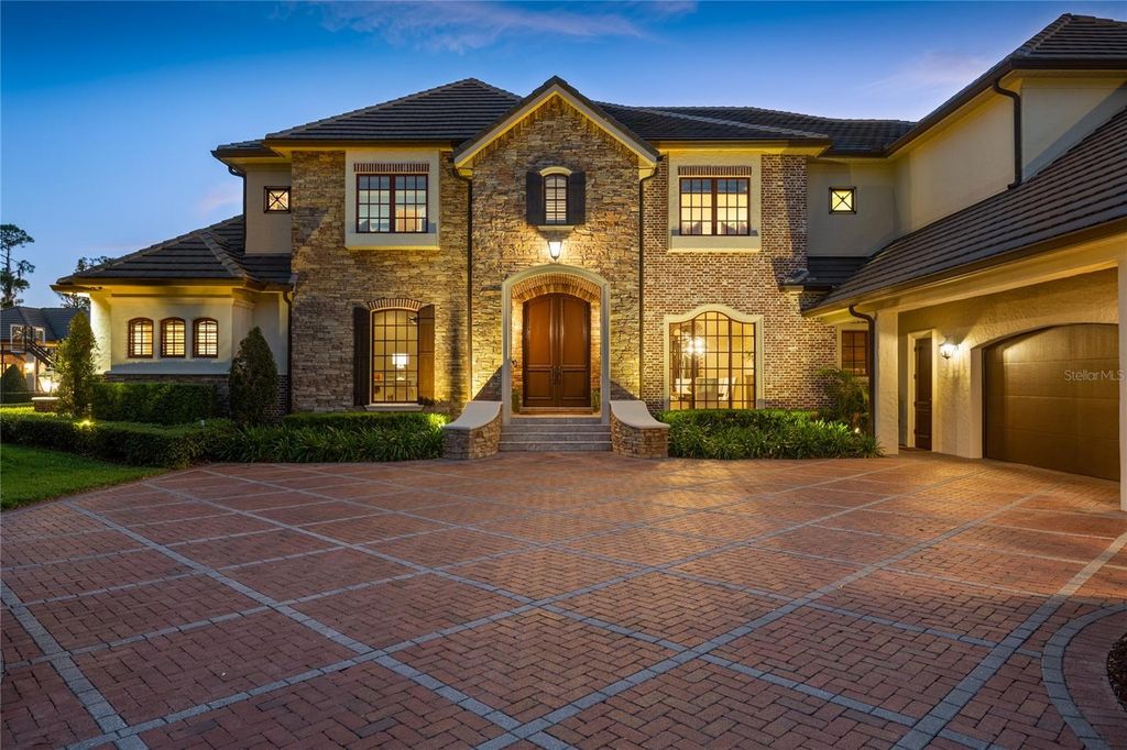 Image 4 of property listing at 9121 TIBET POINTE CIRCLE, Windermere, FL 34786