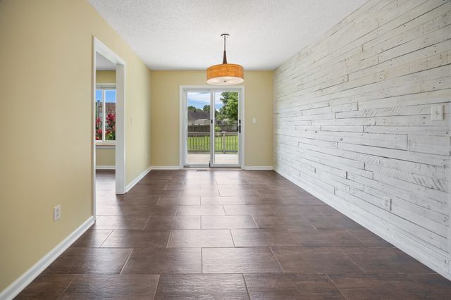 3418 Poplar Hl, Clarksville, TN 37043