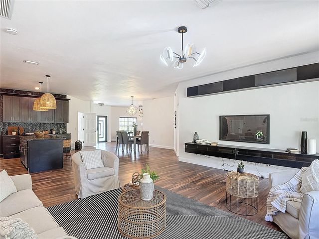 130 16TH AVENUE NE, Naples, FL 34120